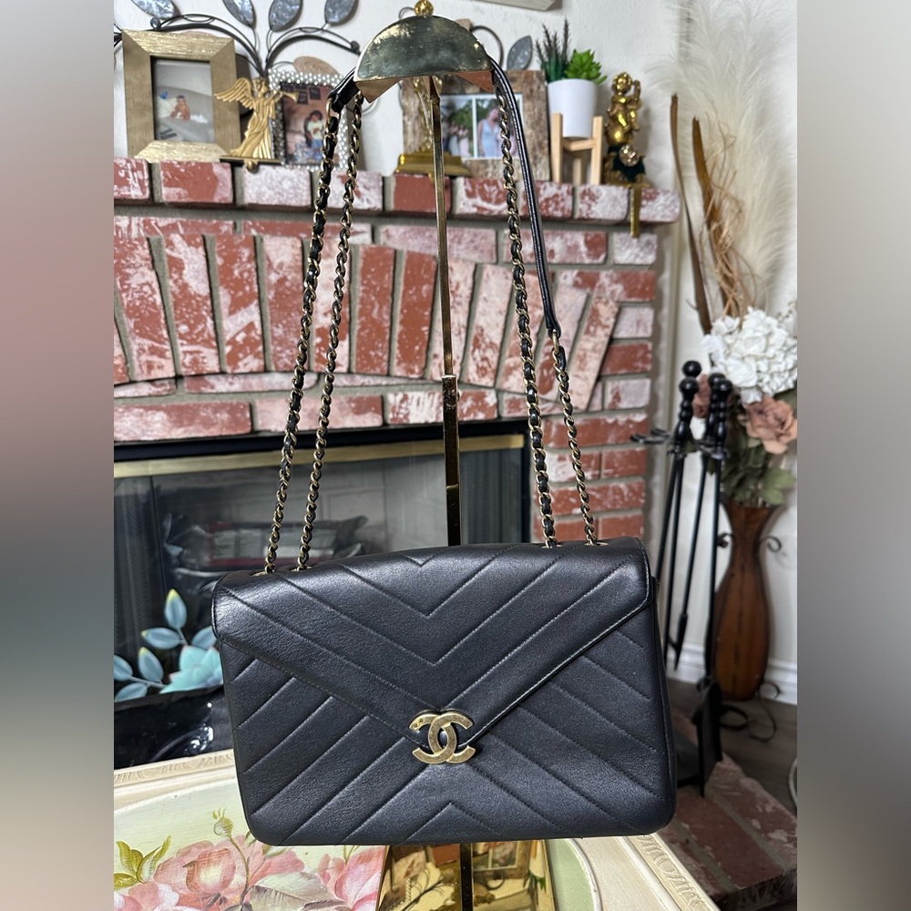 Chanel Chevron Envelope Flap‎ Bag – Black Lambskin – Gold Hardware
